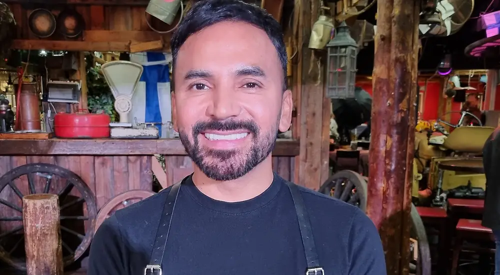 Antonio Flores