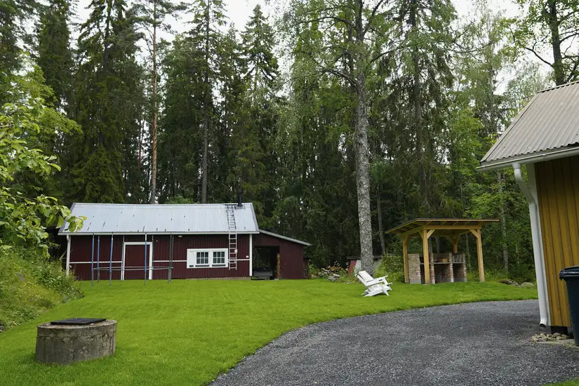 Huvila & huussi