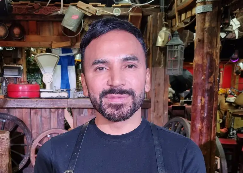 Antonio Flores