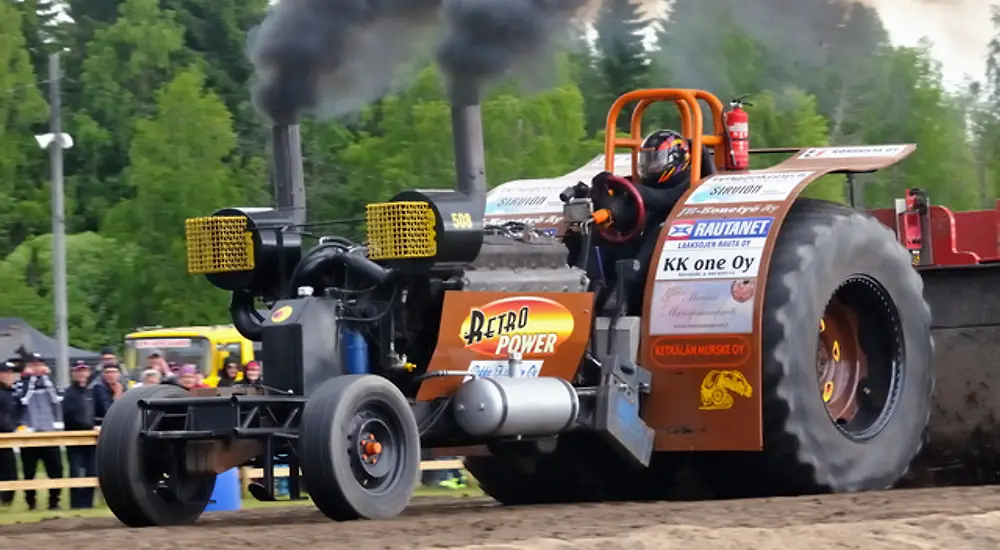 Tractor Pulling