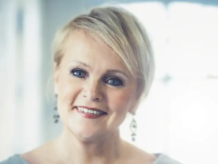 Katri Helena