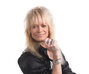 Harvinainen kuva! Michael Monroe ja Johanna-rakas juhlatunnelmissa - Katso intiimi kuva tästä!