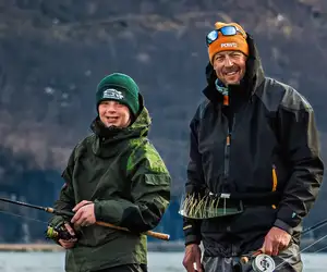 Tätä on odotettu! Osmo Peltola jo murkkuiässä, mutta silti yhdessä Peltsi-isän kanssa taas tv:ssä!