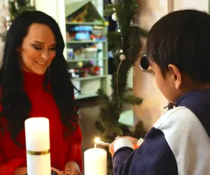 Näin koskettavasti Ellen Jokikunnaksen Ralph-poika vietti 1. joulua Suomessa - Katso kuvat!