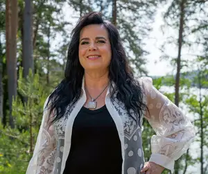 Ooo! Kaija Koo saa kesämökille öky-rempan:jättimäinen terde, poreallas... Katso ennen-jälkeen kuvat!