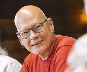 Tätä et nähnyt tv:ssä: Sami Garam yllättyi toden teolla Farmilla tästä: