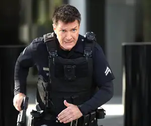 The Rookie -sarjan uusi kausi starttaa - Kypsään ikään ehtinyt sympaattinen poliisi hurmaa!