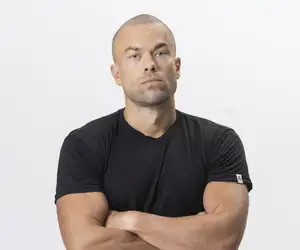 Hoksasitko? Erikoisjoukot Matias Petäjistön kummitäti tämä julkkisnainen!