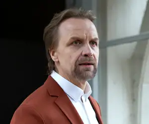 Tiesitkö? L/over sarjan Jani Volanen on tämän julkkisnaisen ex-mies!