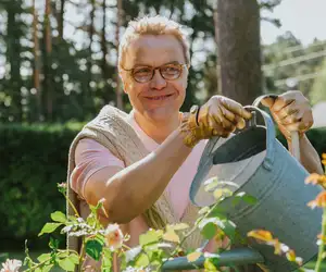 Tunnistatko? L/over-sarjassa karmivan roolin tehnyt Jani Volanen tänään tv:ssä