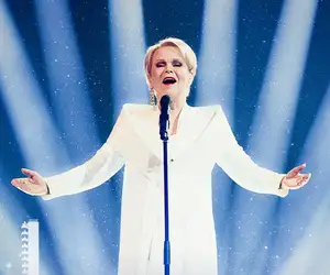 Vihdoin tv:ssä! Katri Helena loistaa jäähyväiskonsertissa - Upea ylistys suomalaiselle ikonille!